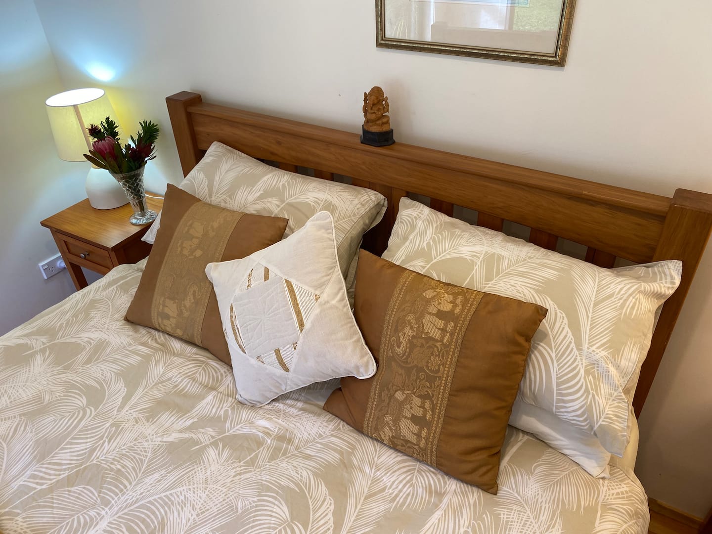 Kōwhai Queen Retreat Room 4
