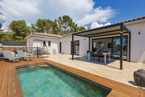 Magnificent Villa with swimming pool
