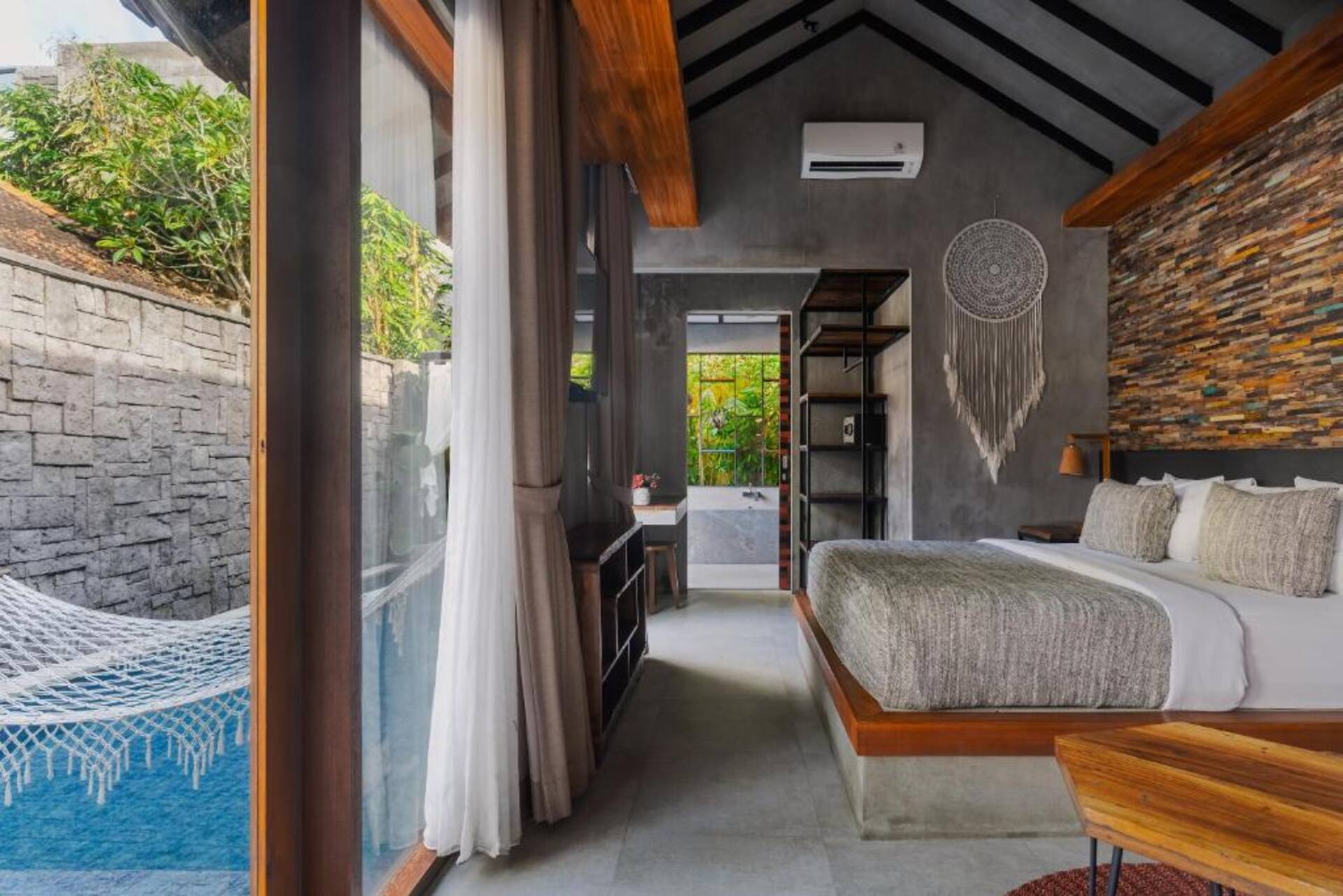 Breezy Tropical Hideaway 1 Bedroom Private Villa in Seminyak 3