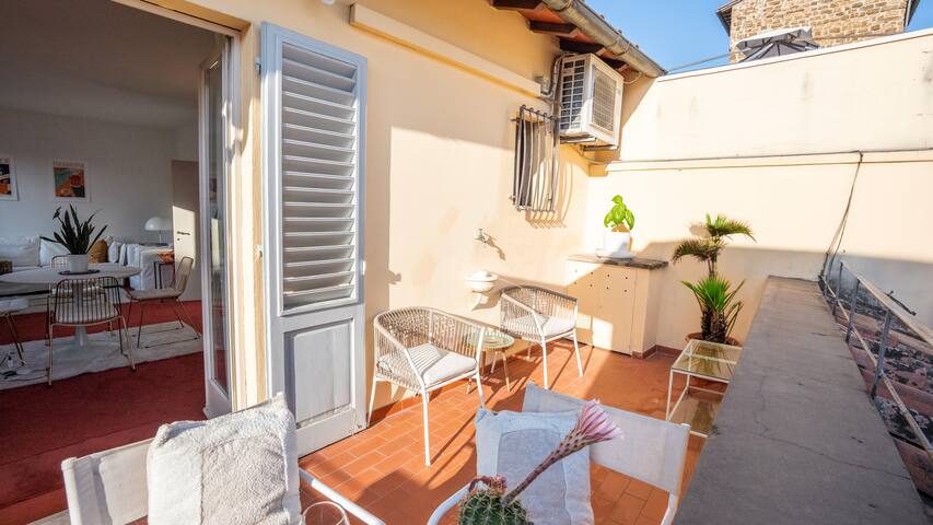 Ponte Vecchio’s Penthouse gallery image 2