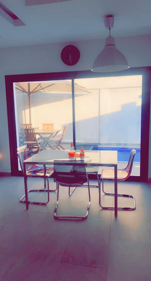 Very nice villa with swimming pool.