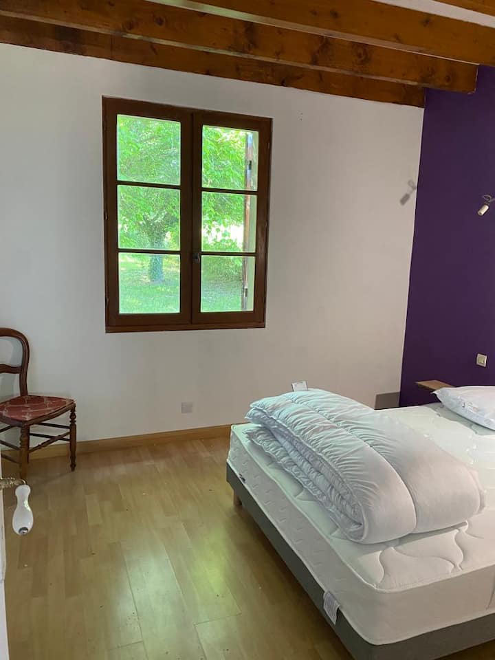 Chambre Pourpre

Bedding 140 mpya