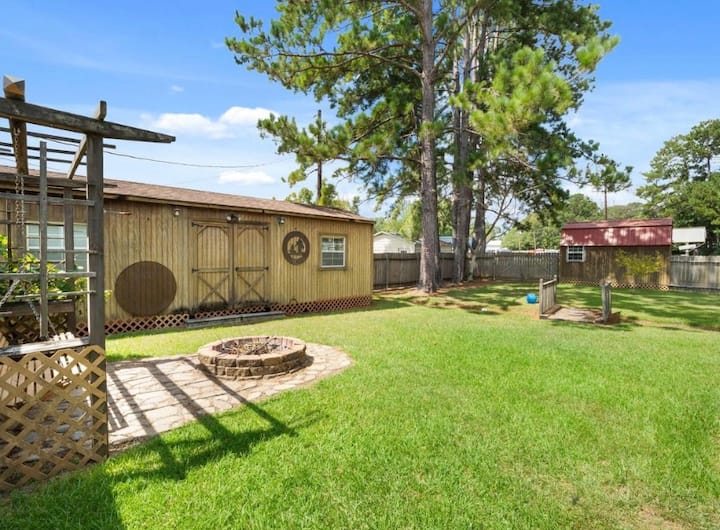 Gameroom | Fire Pit | Golf | Fishing | By Ft Polk