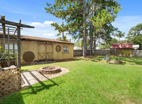 Near Ft Polk | Gameroom | Fire Pit | Golf | Beach