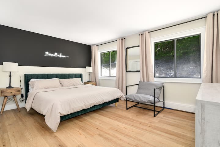 Dormitorio principal: todo fue un sueño.
+Dos armarios completos
+Vestidor
+Baño principal