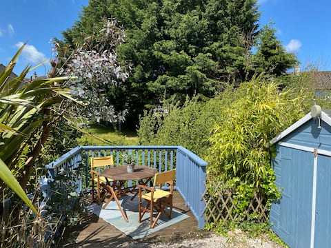 Cuddfan, a cosy hiding place in Moelfre.