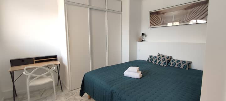 3号卧室配有两张1米宽单人床 