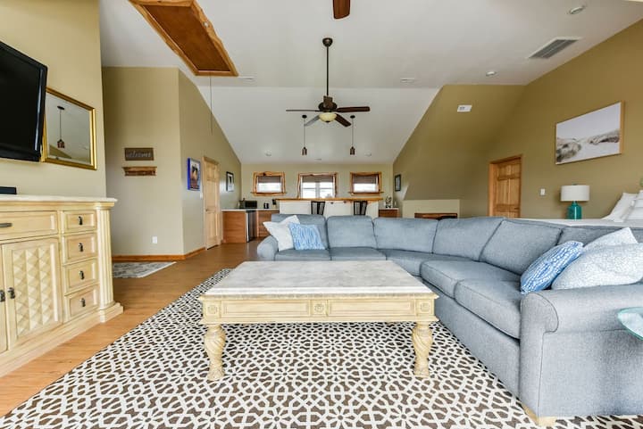 Luxurious Sunset Flat in Duck with Gorgeous Views!