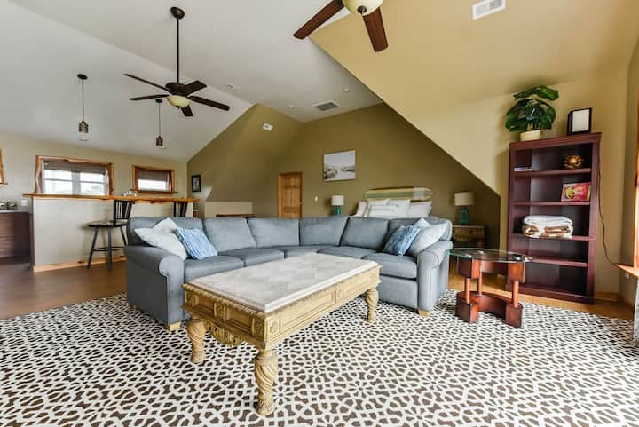 Luxurious Sunset Flat in Duck with Gorgeous Views!