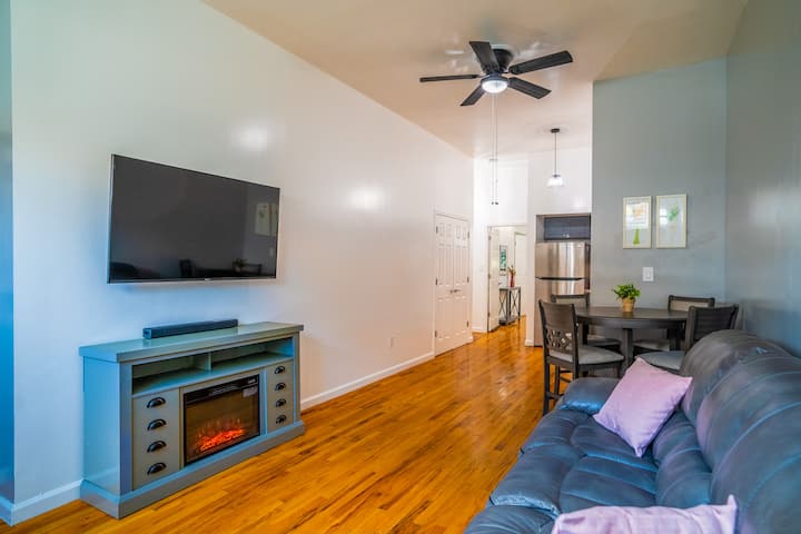 Main Floor Suite | King Bed 2 Tvs | 1 Mn Walk Subw - Queens, NY