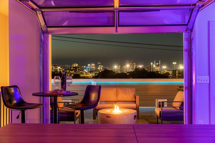 Luxury Home~Skyline Views~12 Beds~7Min to Broadway