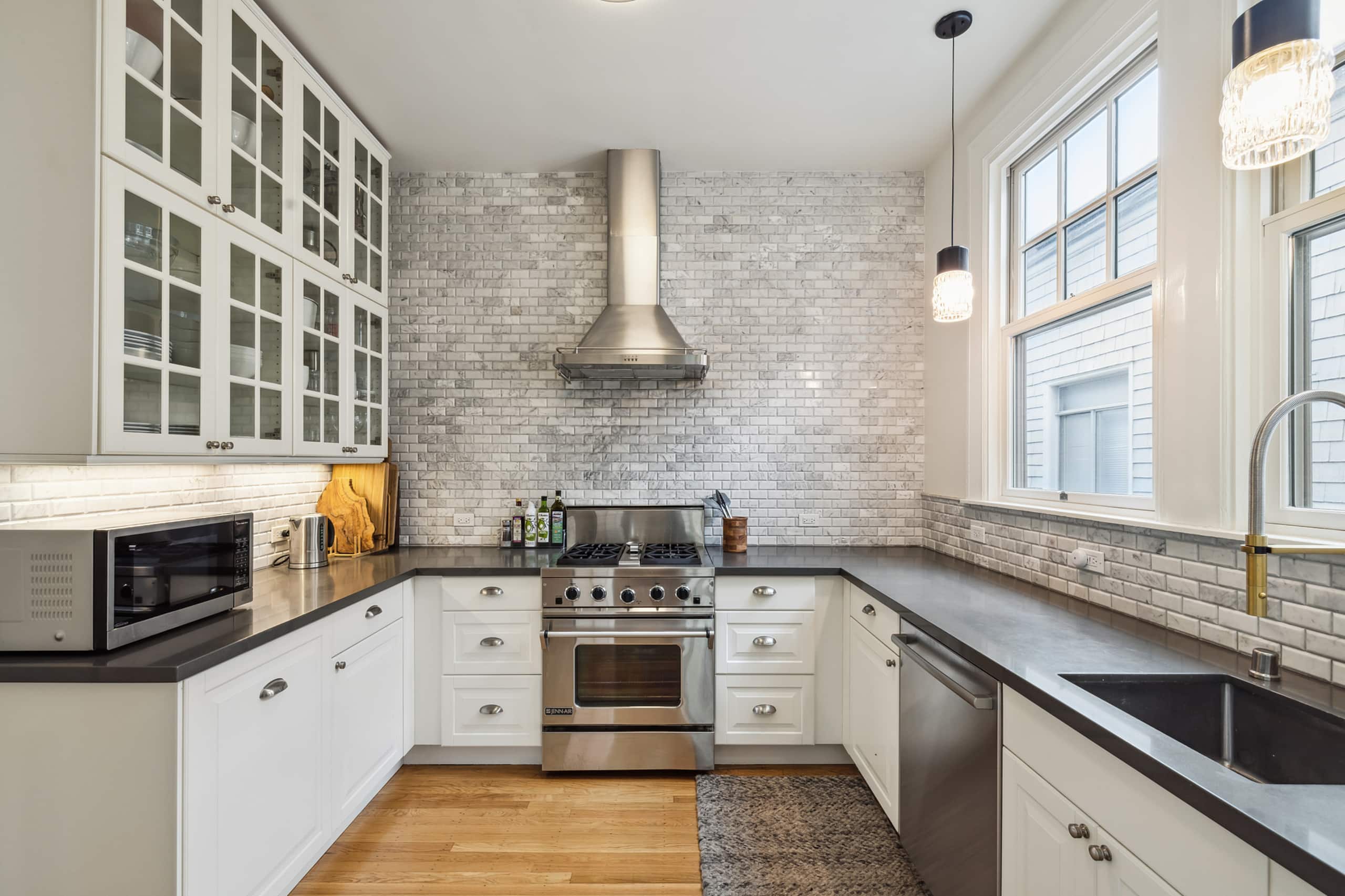 Home in San Francisco · ★4.98 · 3 bedrooms · 3 beds · 1 bath - Image 6