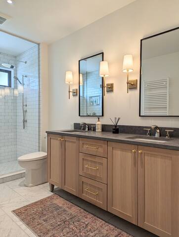 Stylish, Home Away From Home gallery image 5