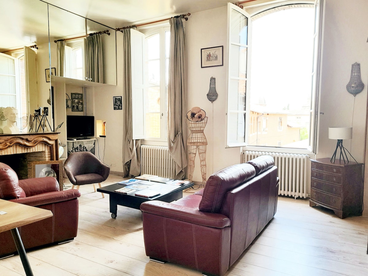Proprietà Airbnb di successo: Charming pied-à-terre Hyper Centre 80 m² – parking a Albi