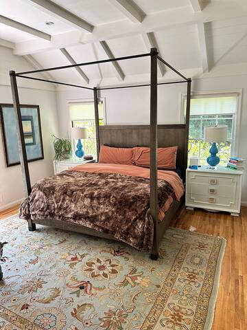 Wonderful Family House, private and park-like gallery image 5