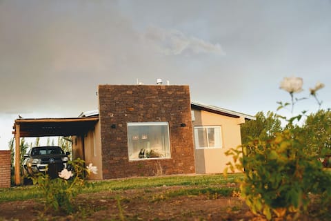 Airbnb con mejor rendimiento: Cabin surrounded by nature with 2 bedrooms en Capitán Montoya