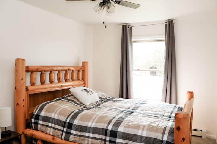 Queen bed in bedroom #3 on main floor