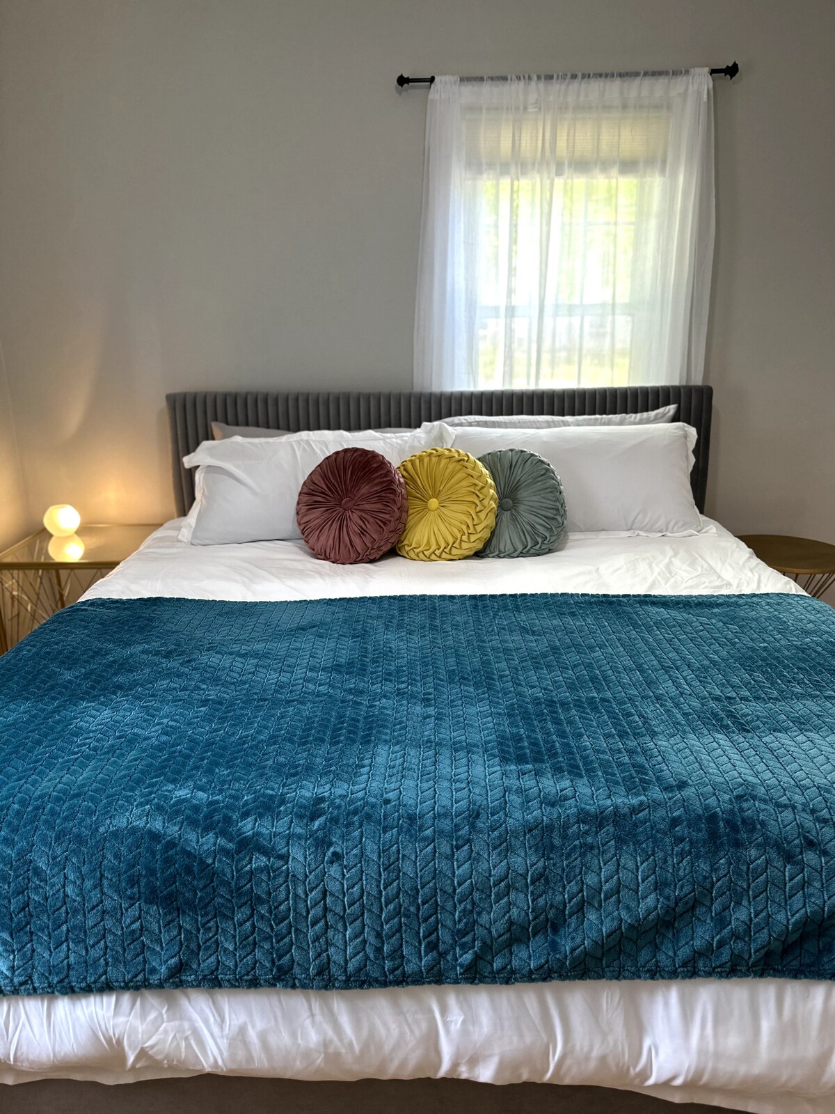 Krevat "Nectar Premier king". E fortë, por e butë. Shumë komode. 