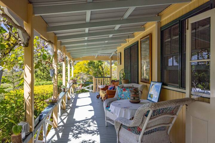 Noosa Hinterland Escape Entire Guest House gallery image 3