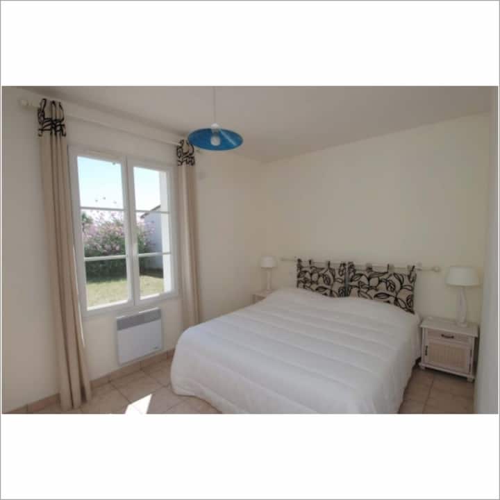 საძინებელი დიდი ორმაგი საწოლი 160 X 200
