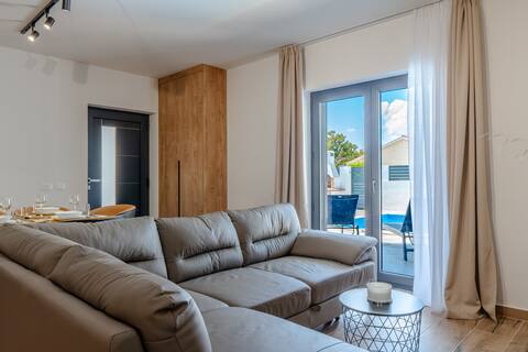 Top performing Airbnb: Villa Angelo Vrsi in Nin