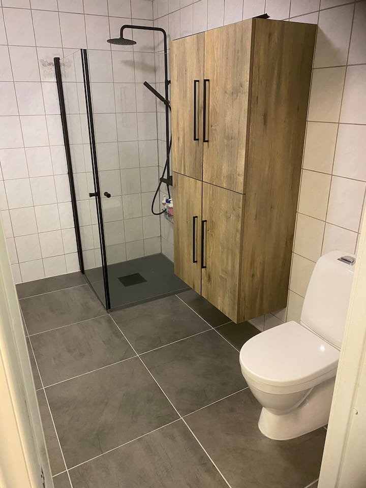 Nice apartment, large terrace, 5min from airport