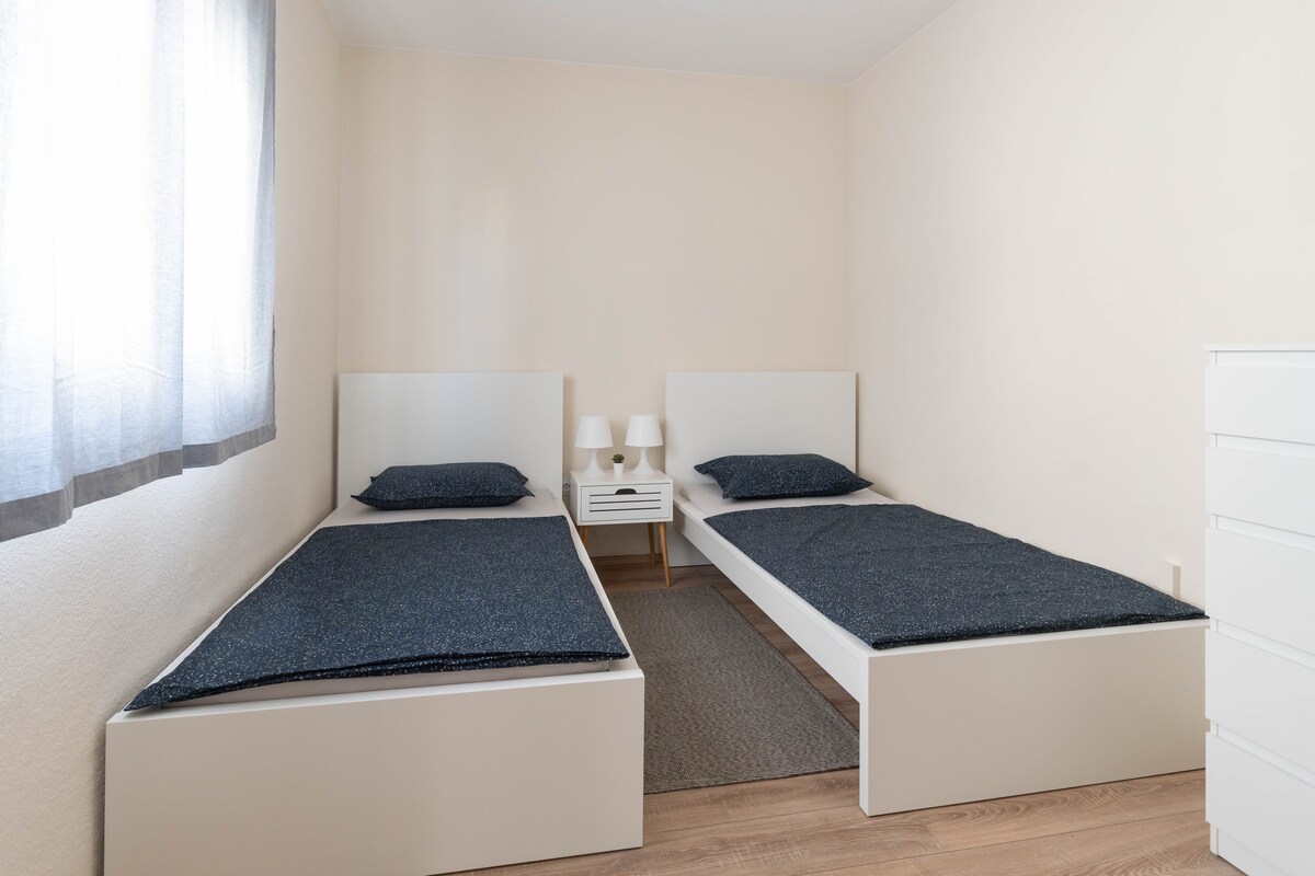 Soba 1 s 2 kreveta za jednu osobu (90x200)