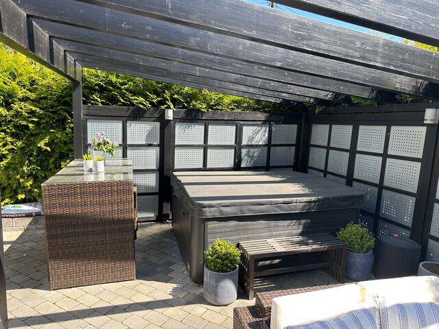 Strøkent -stor uteplass og spa gallery image 3