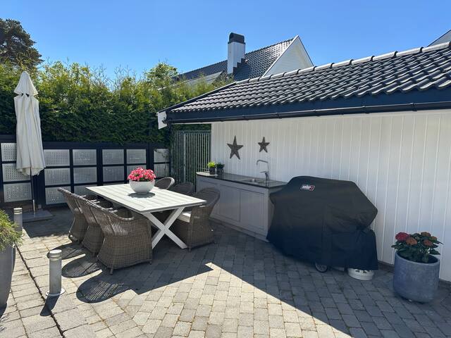 Strøkent -stor uteplass og spa gallery image 4