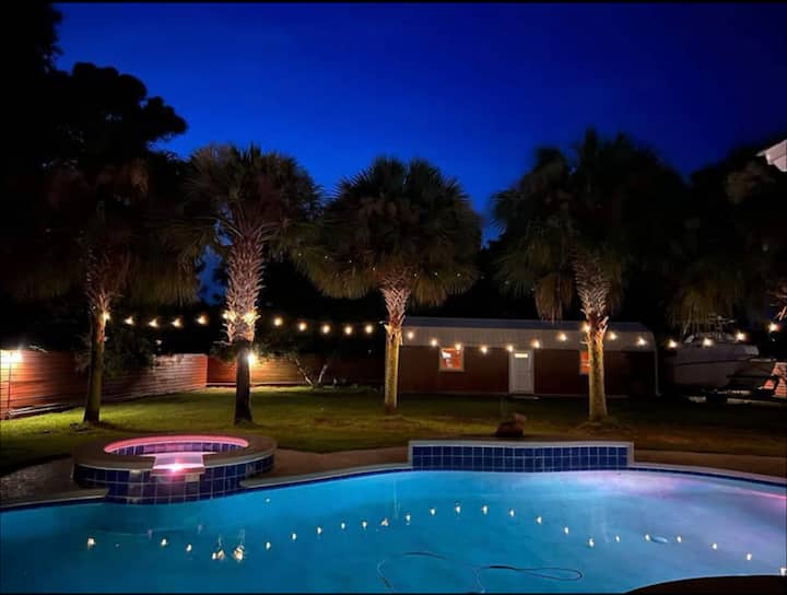 5/3 Pool & Hottub near Beach! Houses for Rent in Navarre, Florida