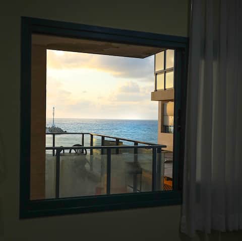 Pool, Sauna, Gym & Spa @ Beach-Front Apt. Hotel