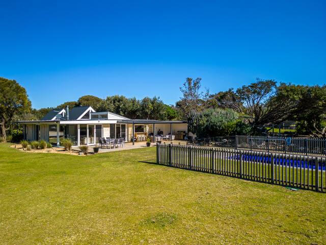A Symphony of Sun & Sea – 4.5 acres, swimming pool gallery image 4