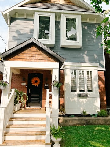 Stylish Toronto Family Retreat