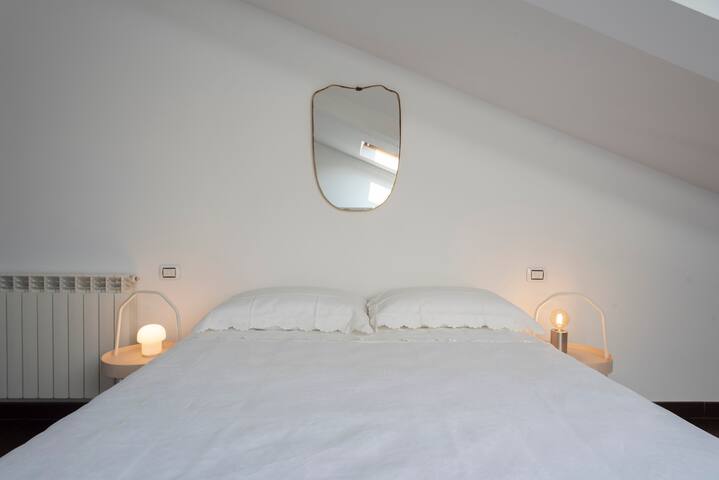 La Camera Chiara – Mansarda in Via Duomo gallery image 4