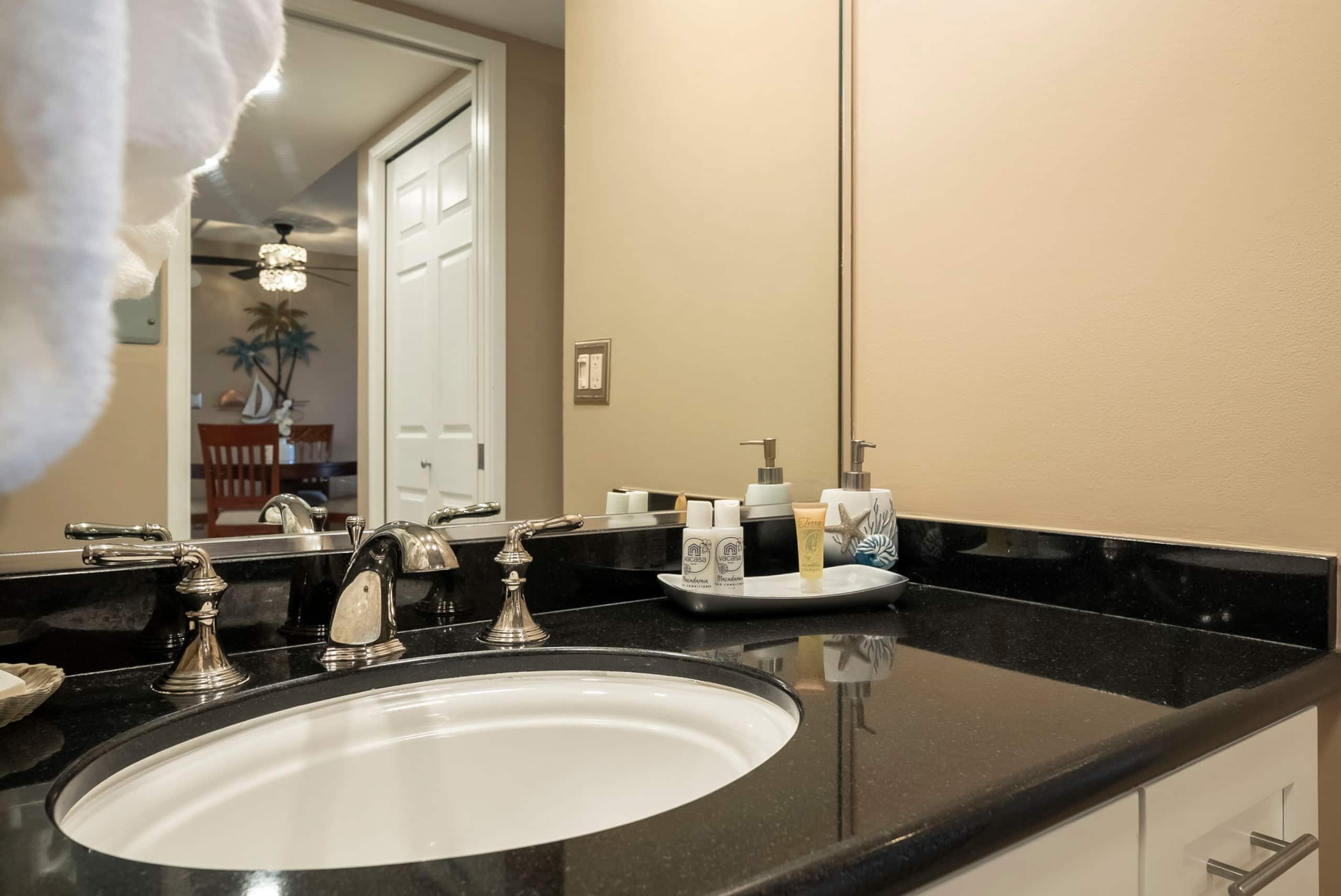 Maui Banyan, King Bed, Ocean View, Kamaole Beach! - Image 16
