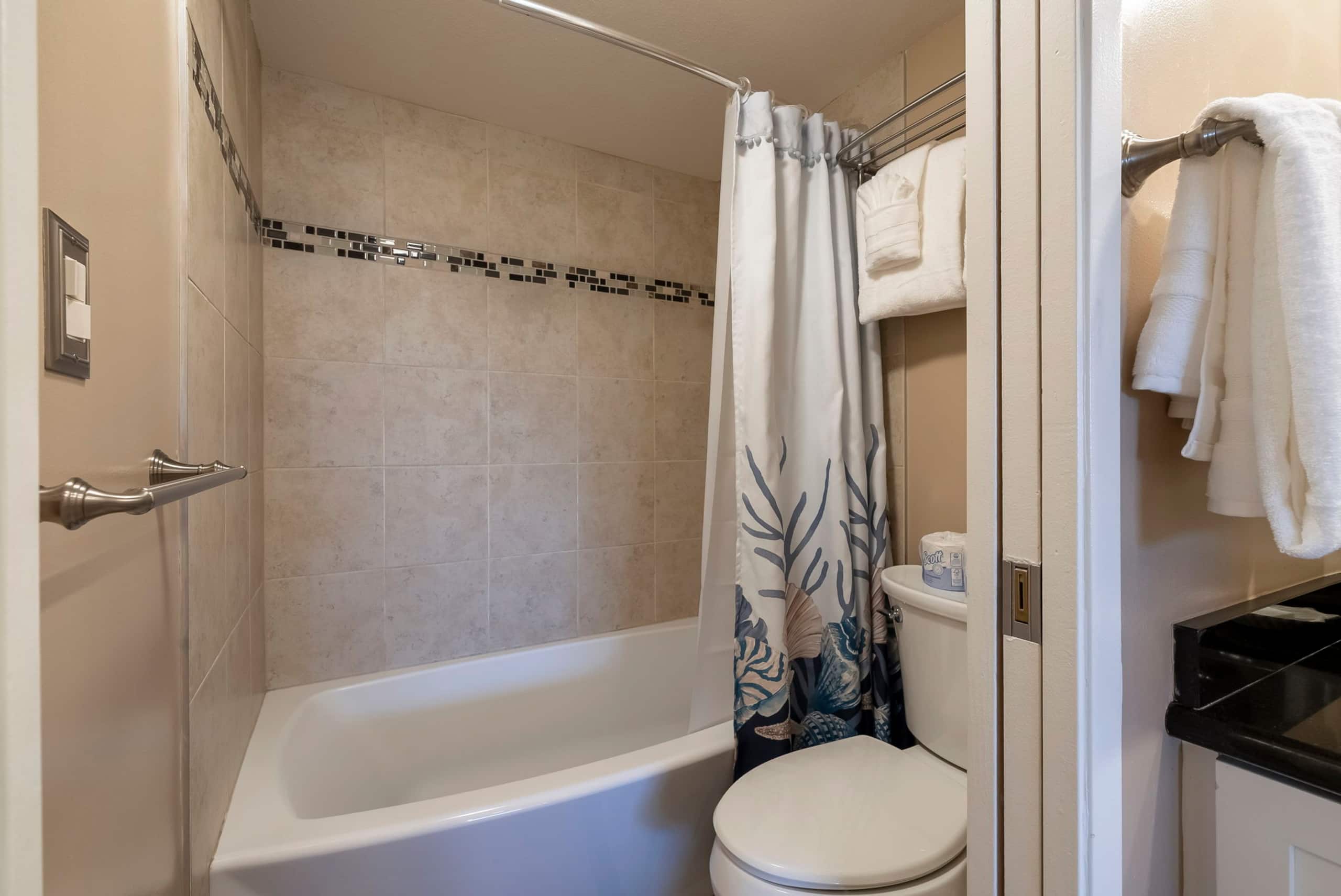 Maui Banyan, King Bed, Ocean View, Kamaole Beach! - Image 17