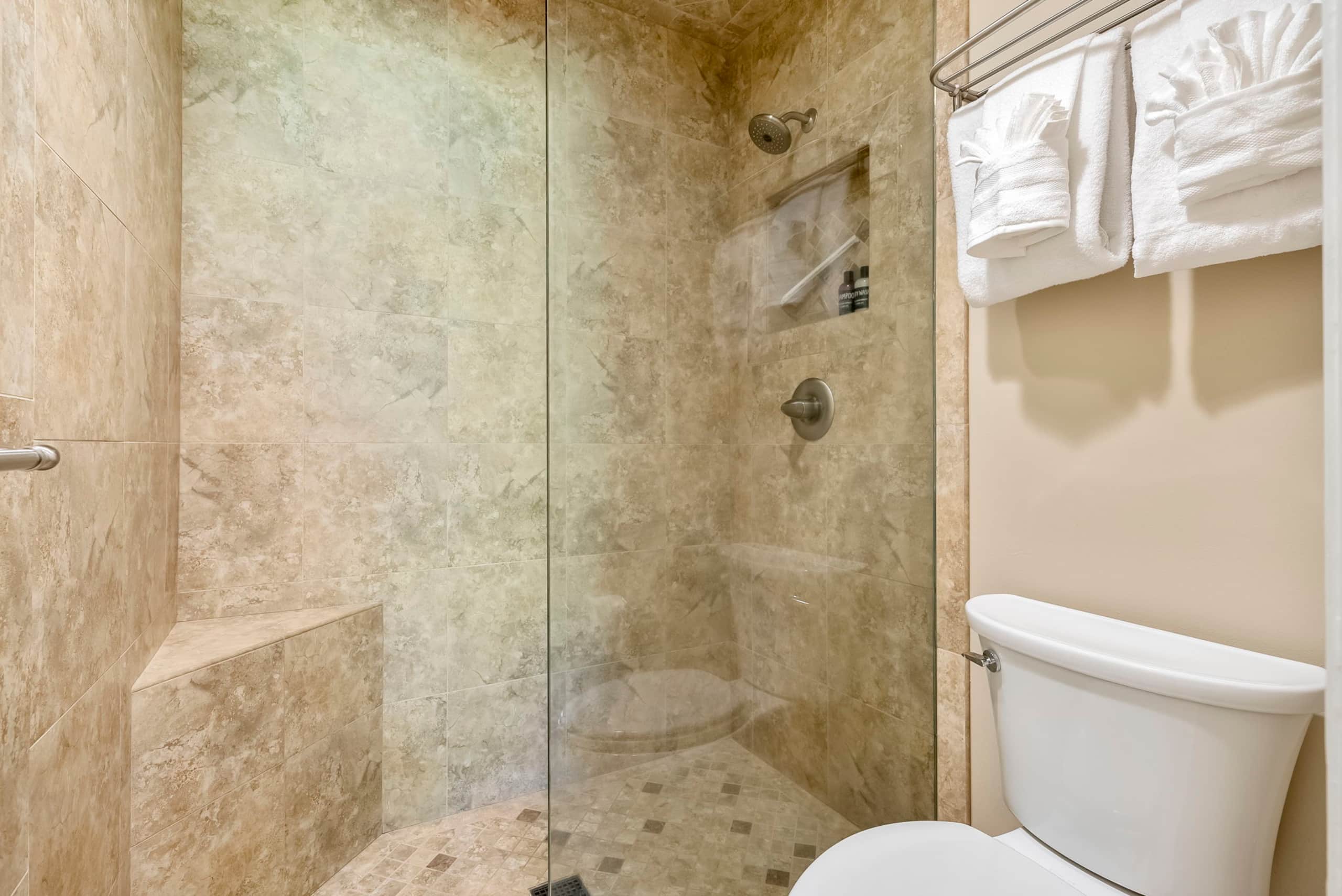 Maui Banyan, King Bed, Smart TV, Kamaole Beach! - Image 4