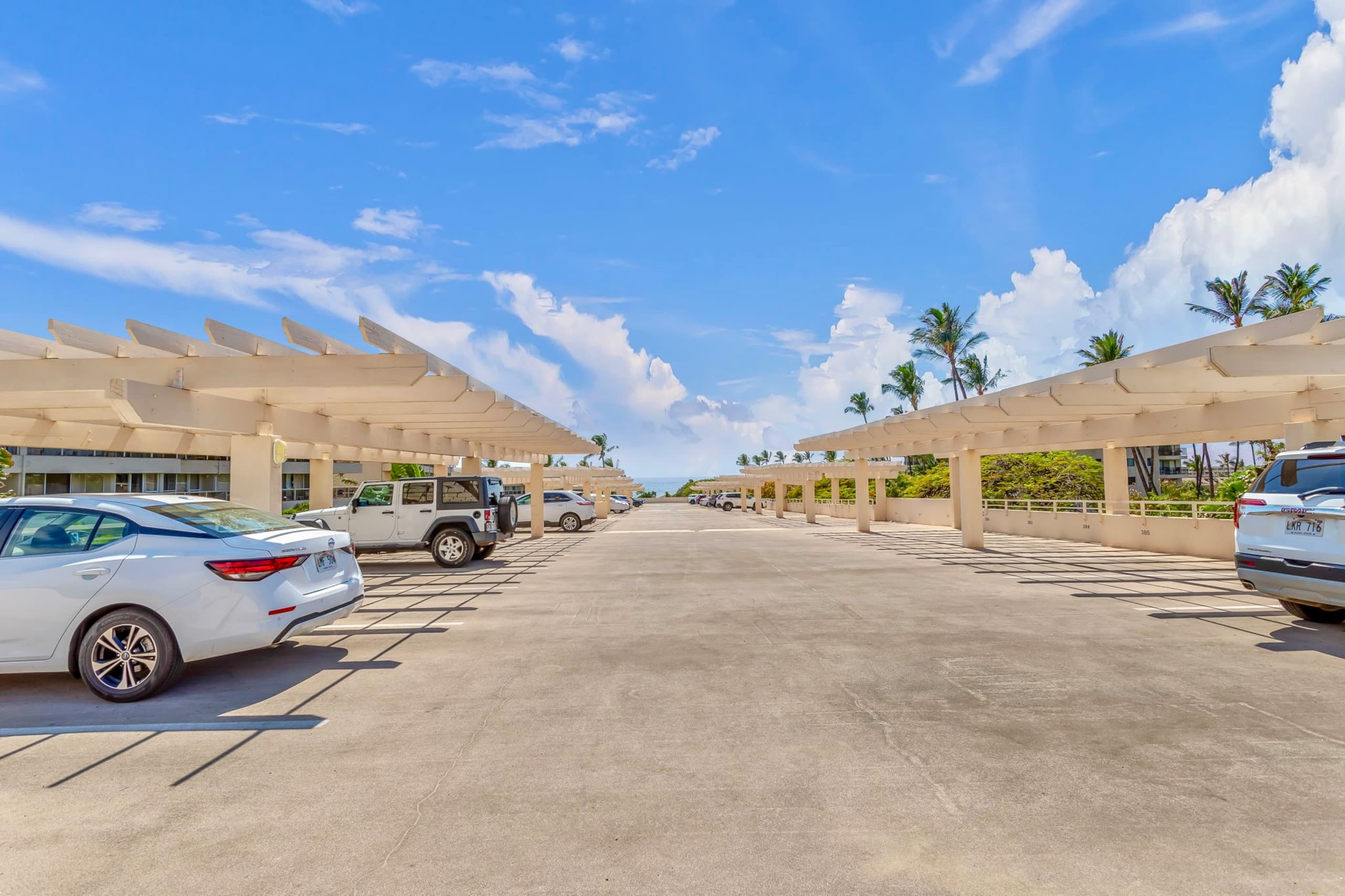 Maui Banyan, King Bed, Smart TV, Kamaole Beach! - Image 13