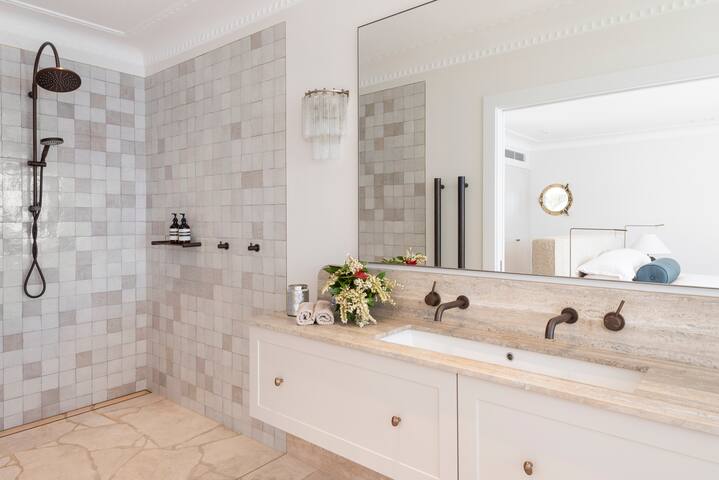 Villa Clare of Clareville gallery image 5