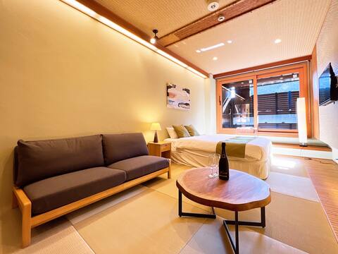 OR24A Owl Resort ー Open Air Hot Spring + Dinner!