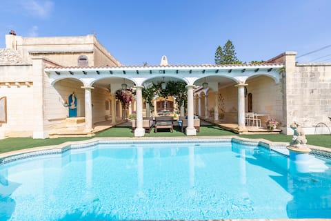 Stunning Villa •Pool •Tennis •Breath taking Views