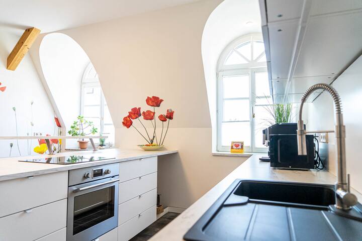 Stylish Apartment with Pool, Sauna & Rooftop gallery image 2