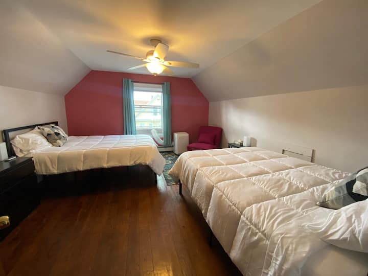 Спалня №4

Две напълно нови двойни легла и матраци!