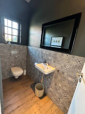 3 Anchor Bay Luxury Home gallery image 5