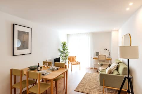Anúncio popular: Design Apartment with AC & Parking near Bolhão em Porto