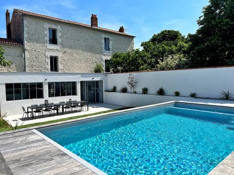 Escape - Villa with Pools