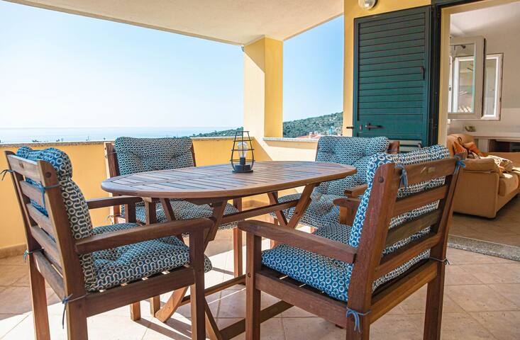 Entire home with 2 bedrooms in Cala Gonone - Casa Mannai,parcheggio privato a/c wi-fi