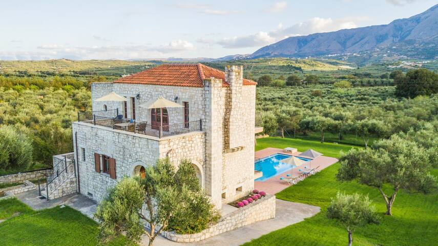 Villa Ostria near Georgioupolis – 3BD 2BA