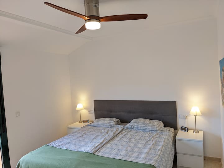 Dhomë gjumi kryesore në katin e sipërm