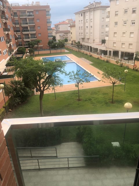 Top Airbnb: Fantastic apartment with pools and garage en Calafell